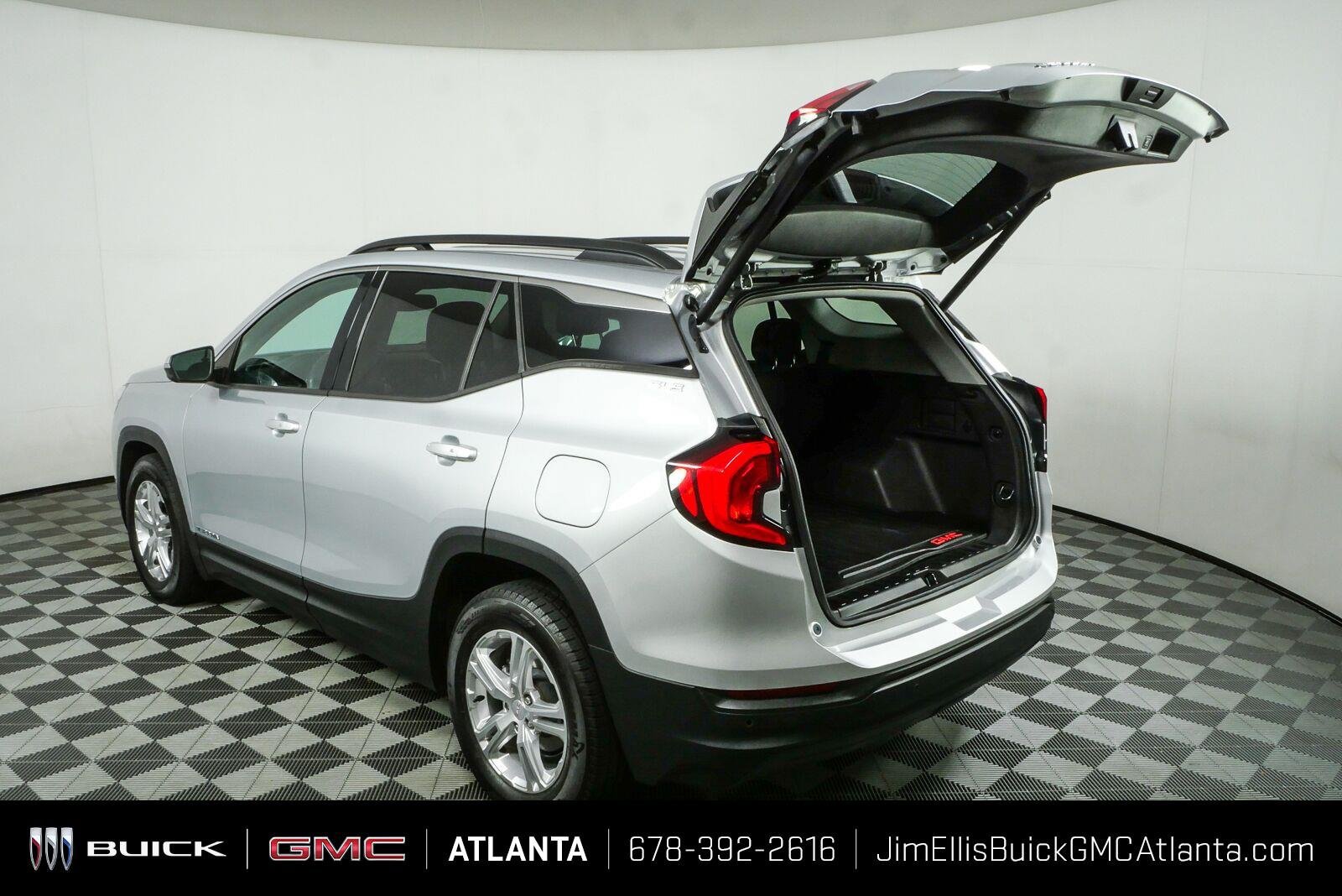 Used 2020 GMC Terrain SLE w/ Driver Convenience Package FWD image 32