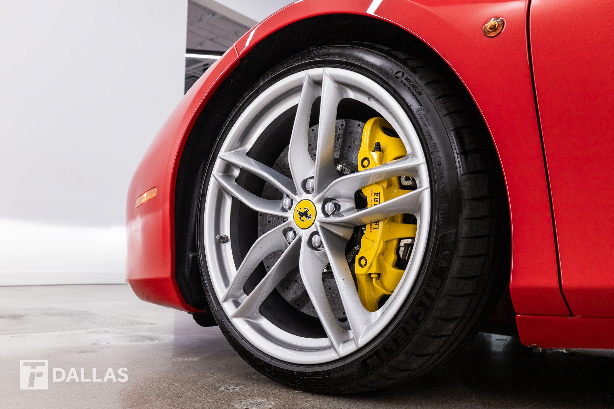 Used 2016 Ferrari 488 Spider RWD image 27
