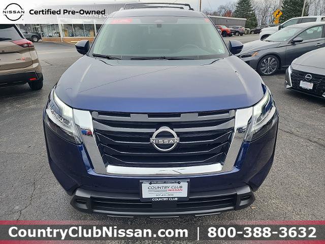 Certified 2022 Nissan Pathfinder SV image 3