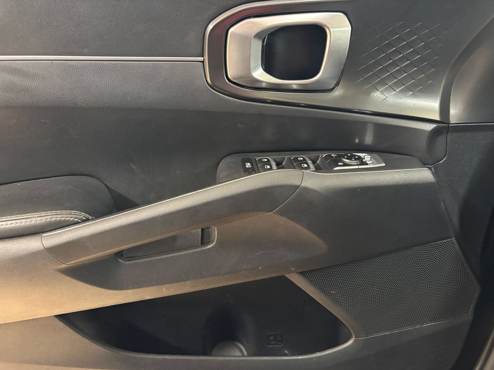 Used 2024 Kia Sorento S FWD image 18