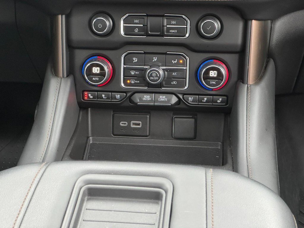 Used 2024 Chevrolet Suburban High Country image 18