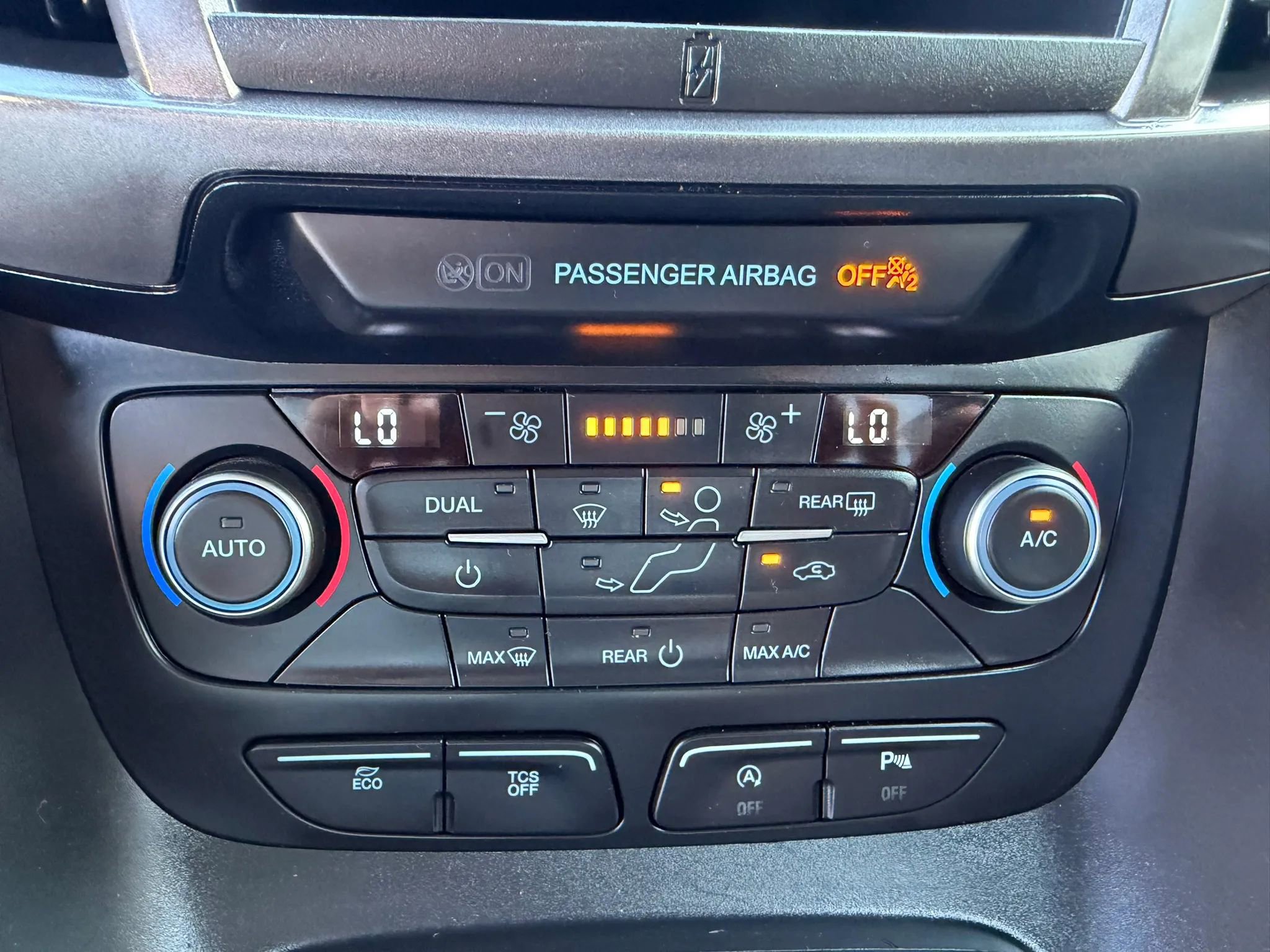 Used 2020 Ford Transit Connect XLT FWD image 30