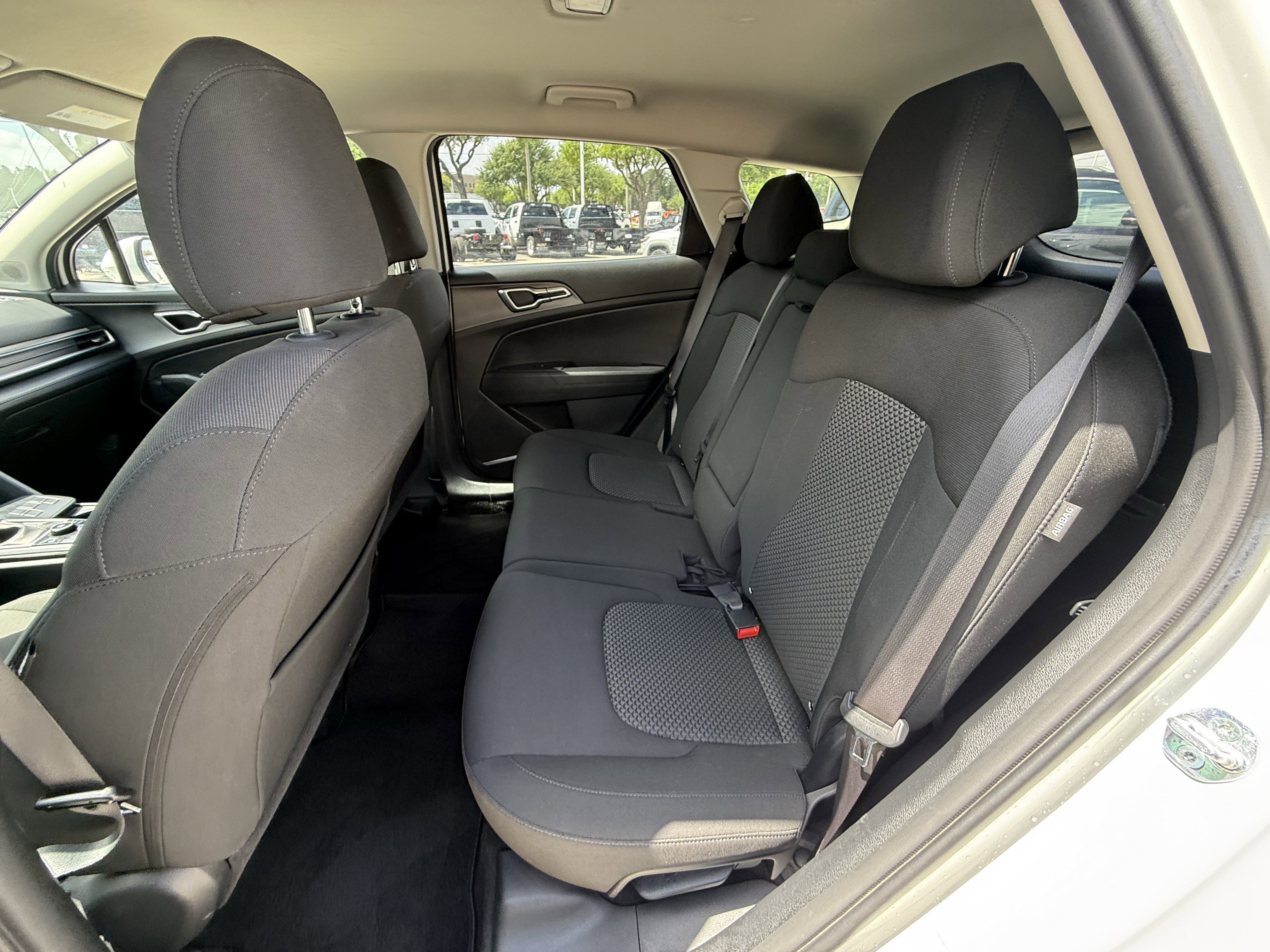 Used 2024 Kia Sportage LX image 30