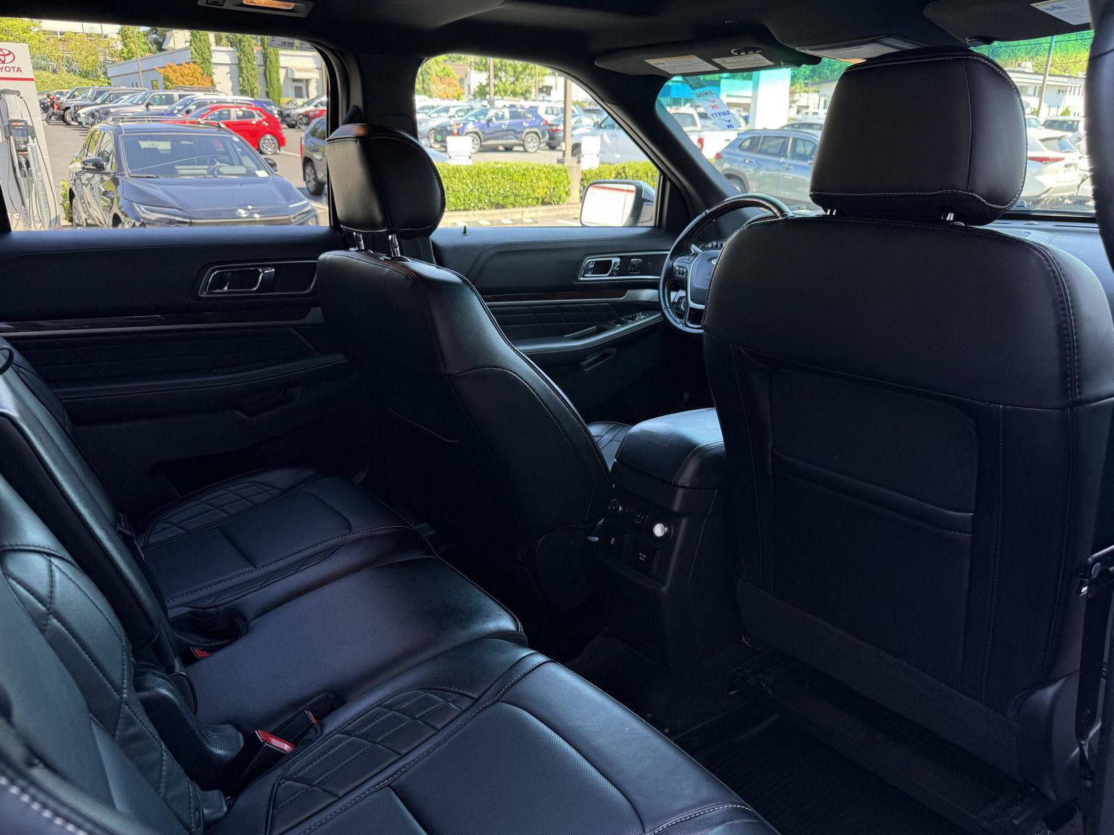 Used 2017 Ford Explorer Platinum AWD/4WD image 26