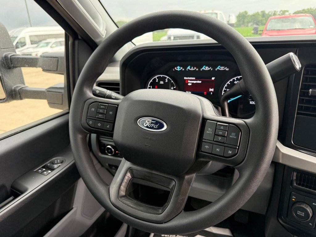 New 2025 Ford F450 XL w/ XL Chrome Package AWD/4WD image 11