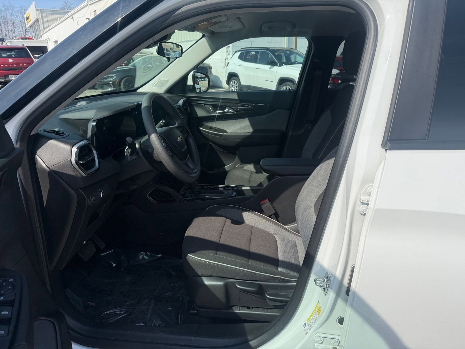 Used 2025 Chevrolet TrailBlazer LT image 24