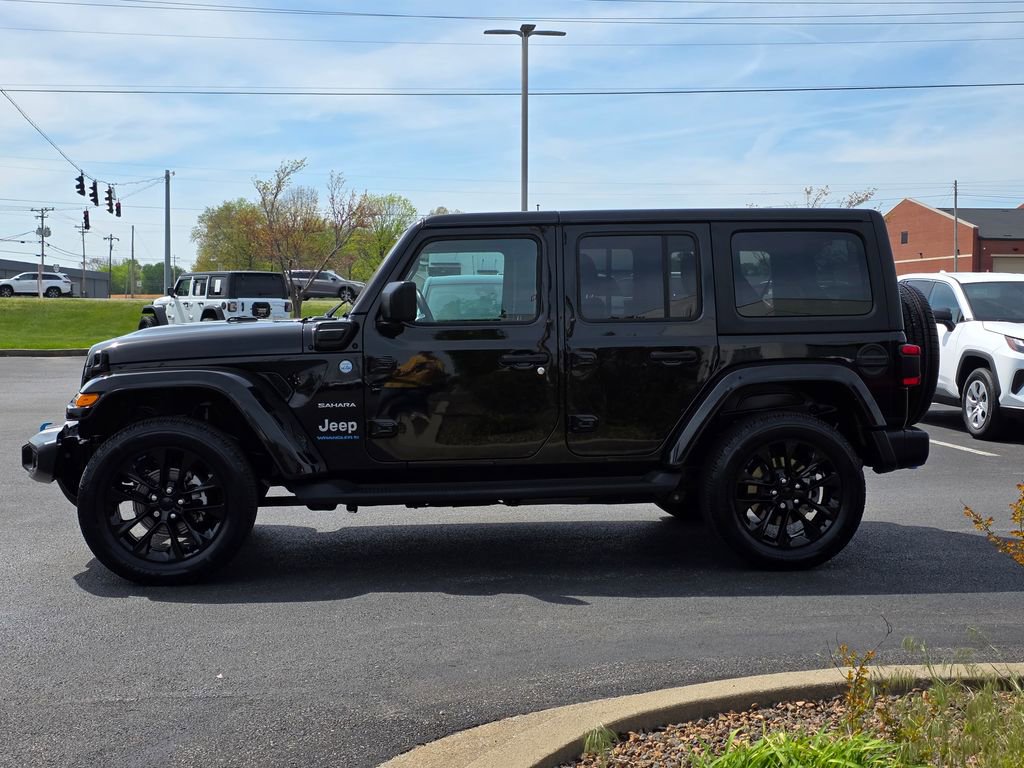 Used 2023 Jeep Wrangler Unlimited Sahara w/ Cold Weather Group image 8