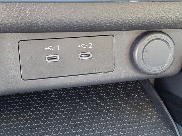 Certified 2025 Nissan Rogue SV image 28