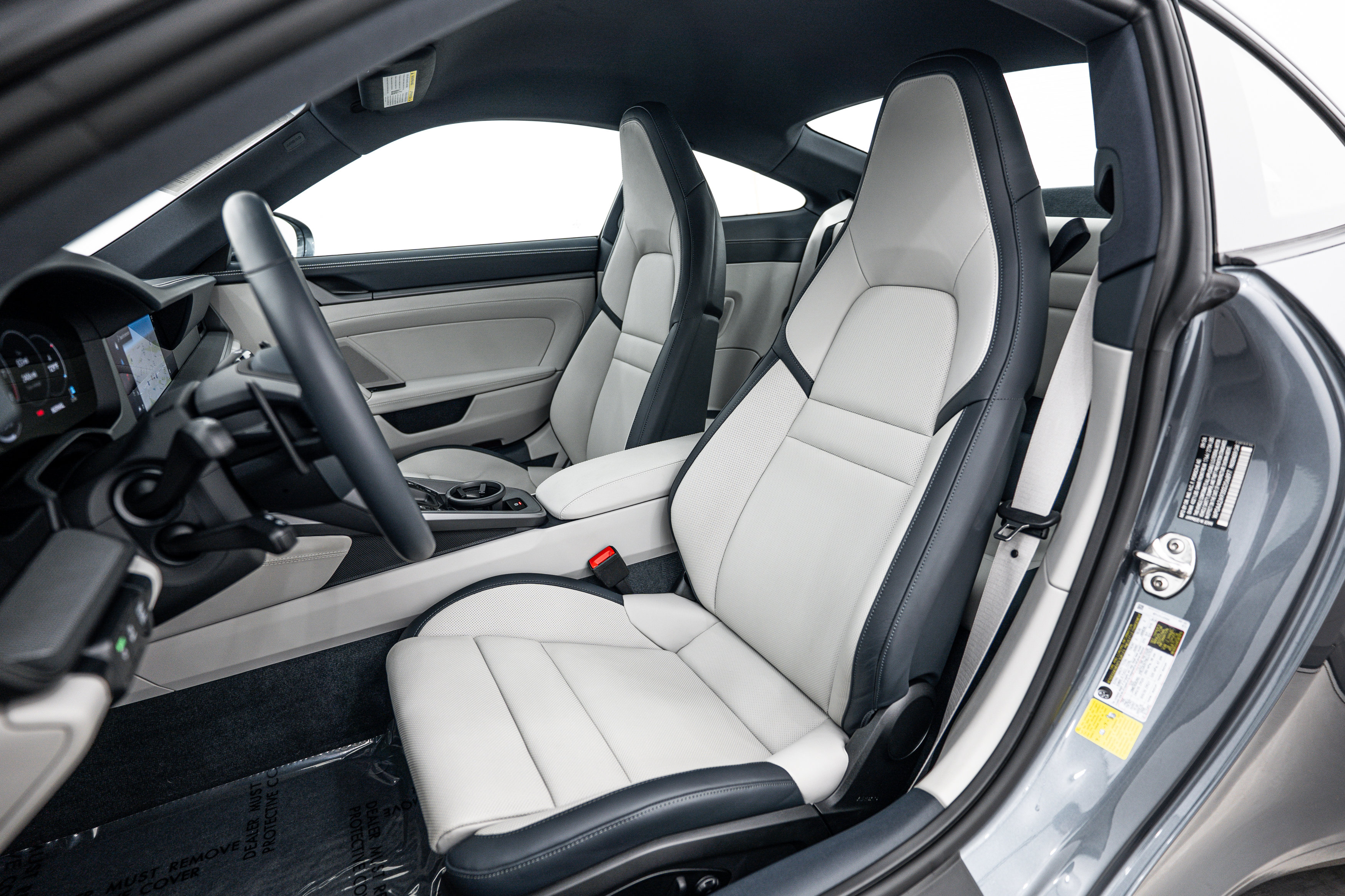 Certified 2025 Porsche 911 Carrera RWD image 5