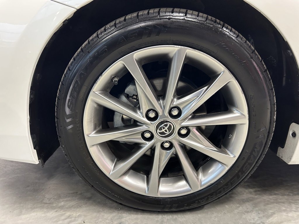 Used 2016 Toyota Prius V Five image 22