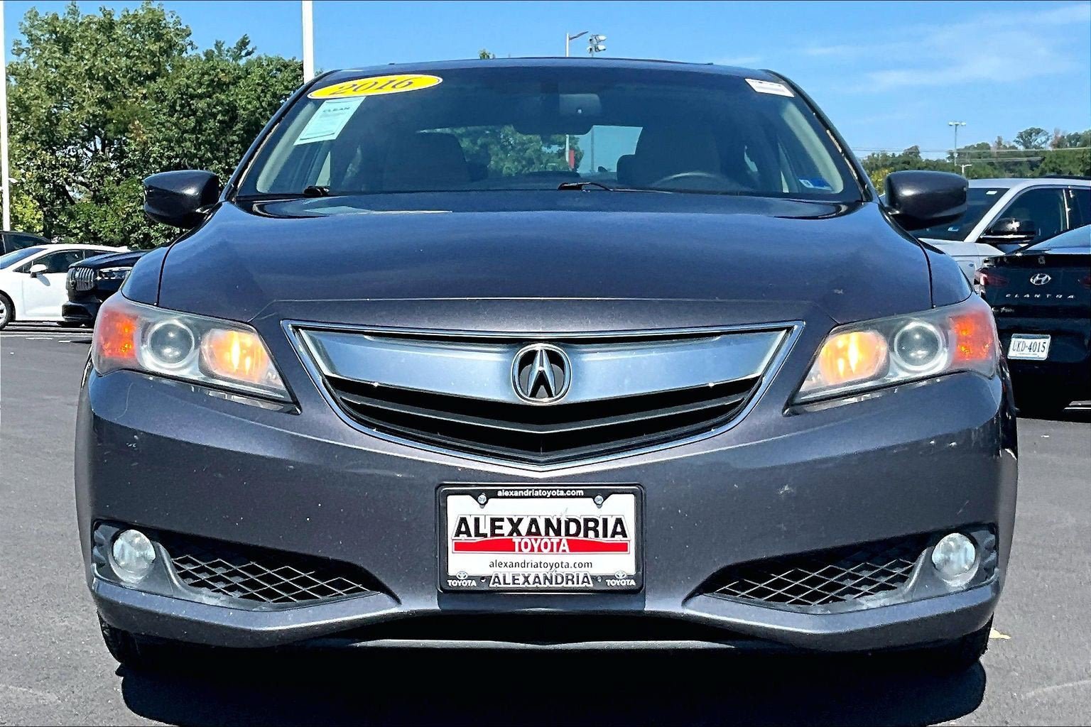 Used 2015 Acura ILX w/ Technology Package FWD image 3