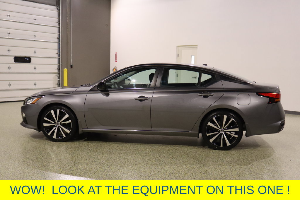 Used 2020 Nissan Altima 2.5 SR w/ Premium Package FWD image 6