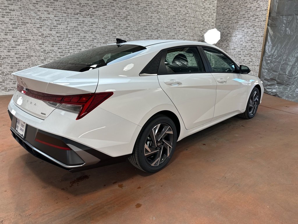 New 2026 Hyundai Elantra Limited image 7