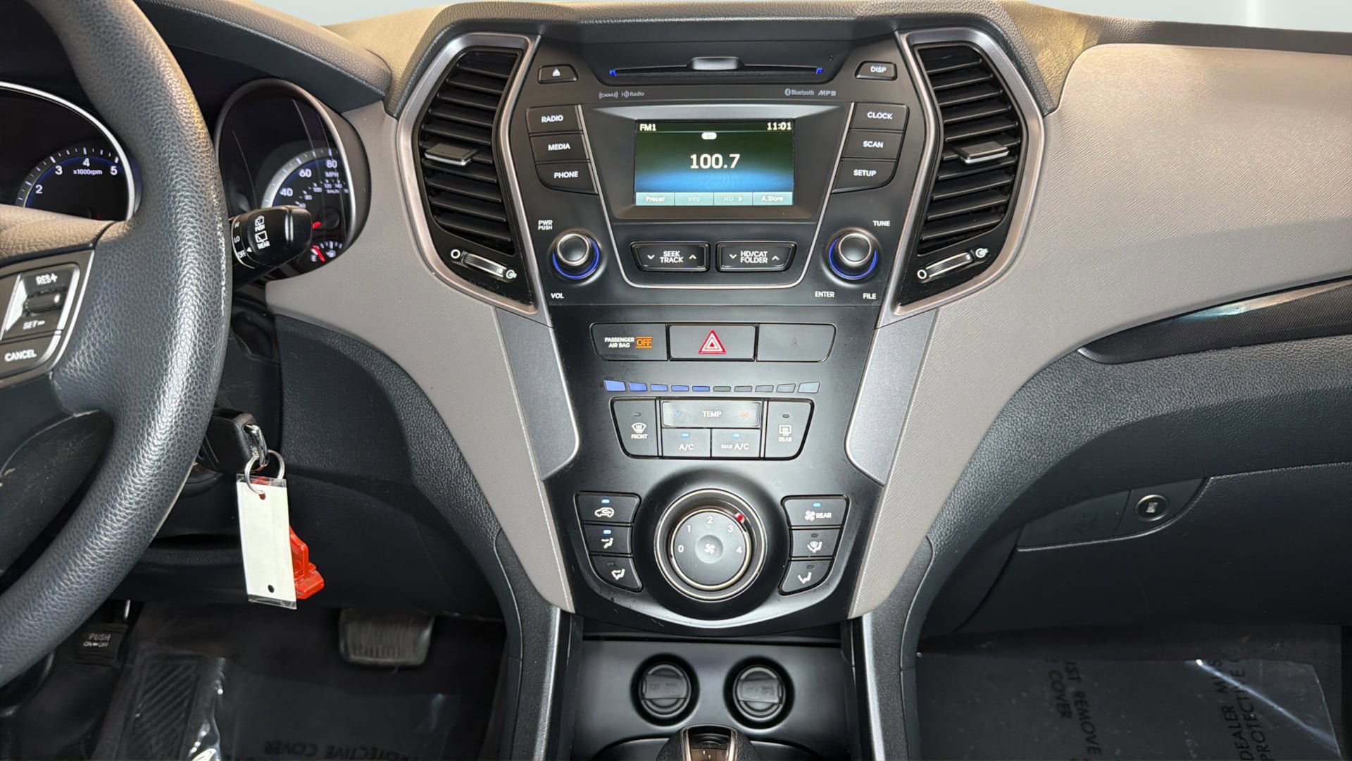 Used 2016 Hyundai Santa Fe SE AWD/4WD image 16