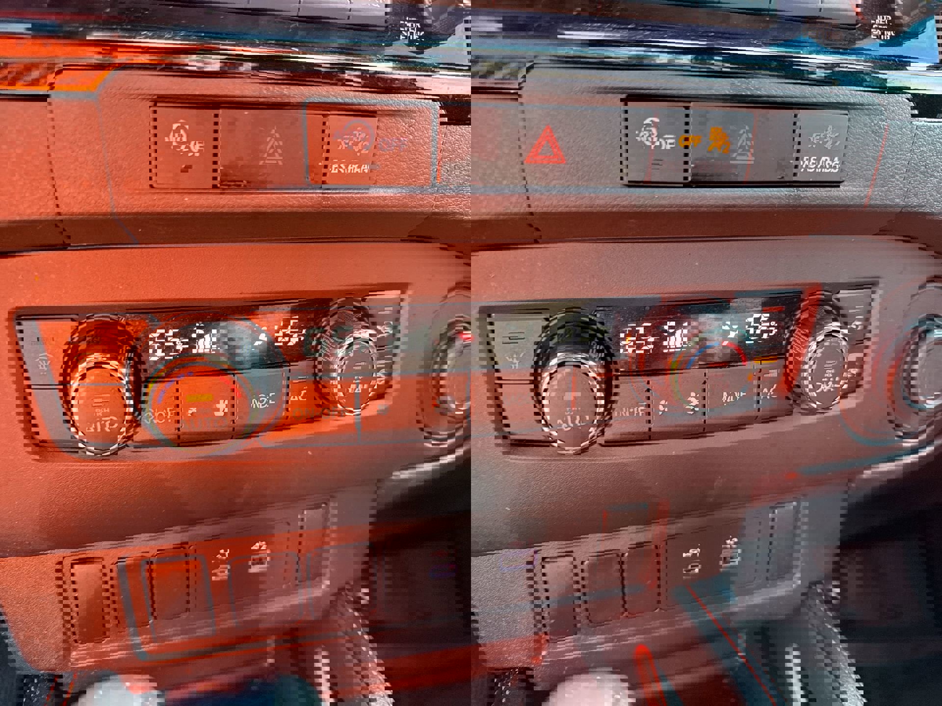 Used 2024 Nissan Frontier PRO-4X w/ Off-Road Protection Package image 16