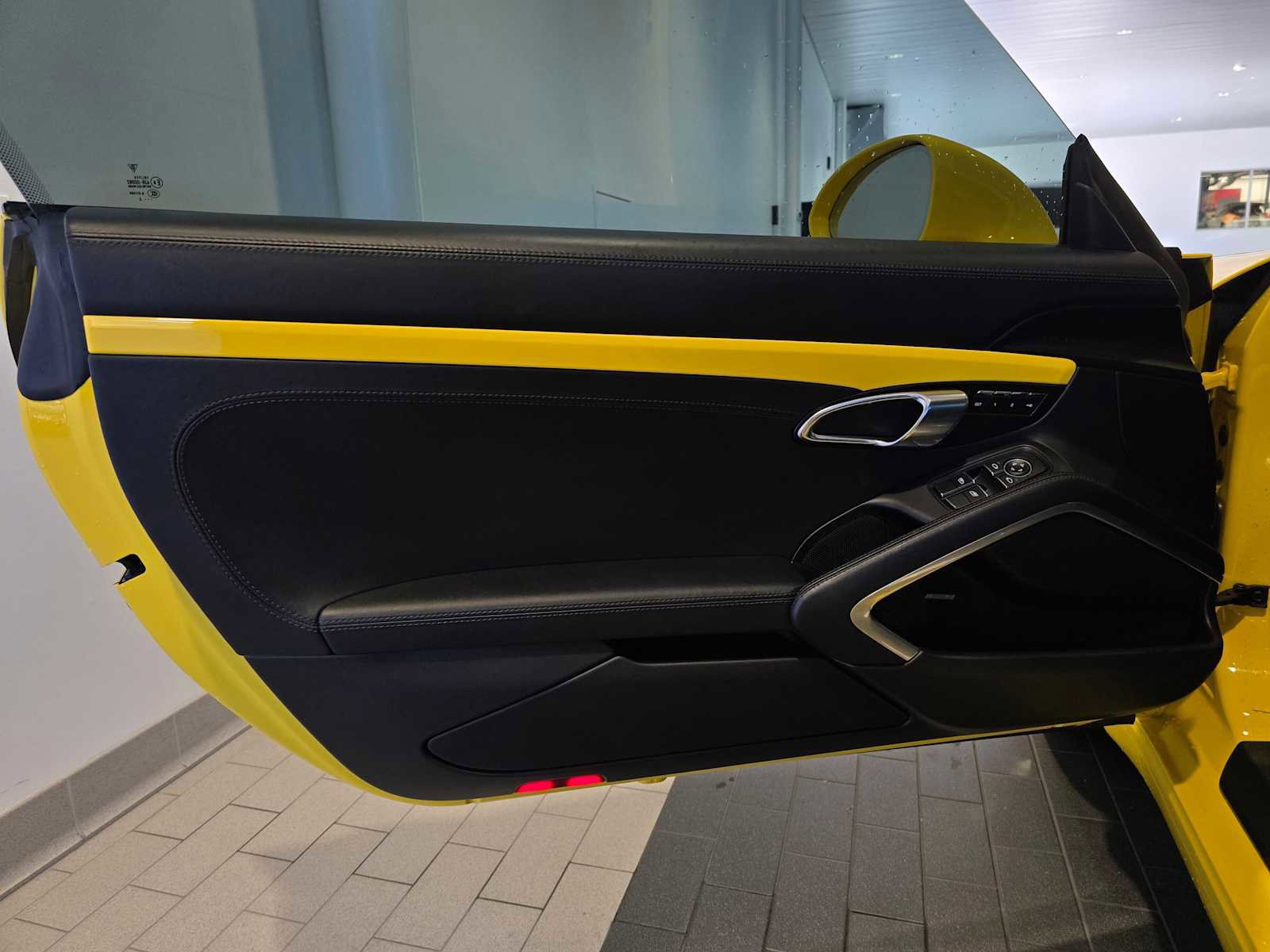 Used 2017 Porsche 911 Carrera S image 18