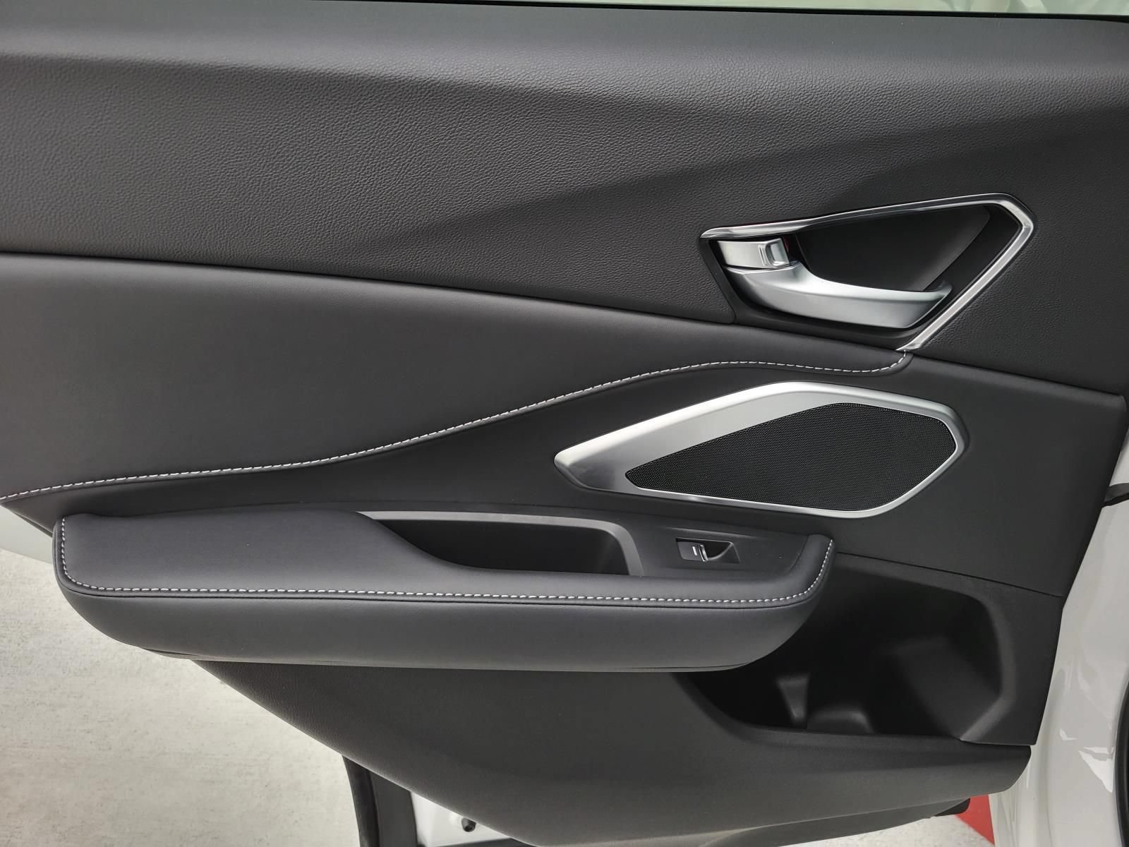 New 2026 Acura RDX SH-AWD image 12