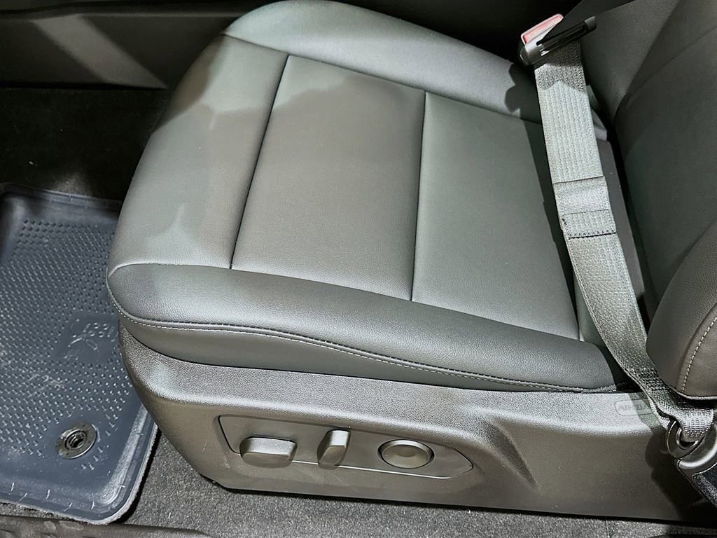 New 2026 GMC Canyon Elevation RWD image 20