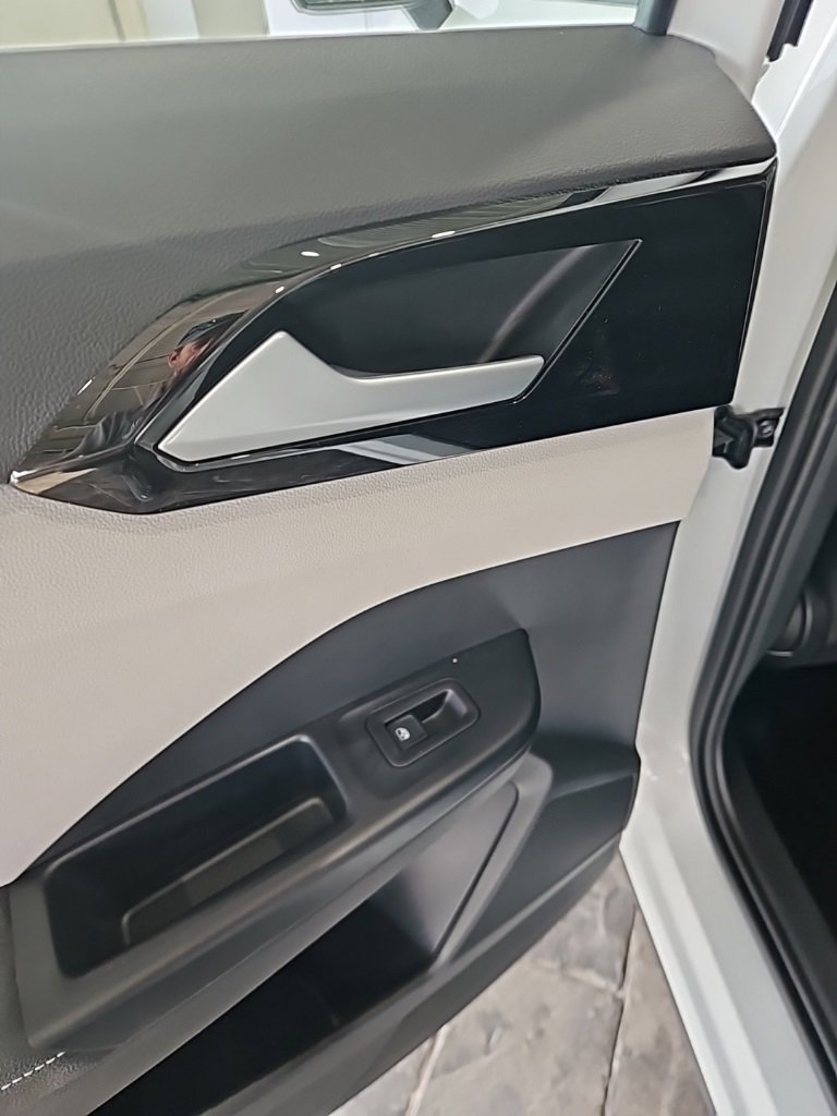 New 2026 Volkswagen Taos S image 21