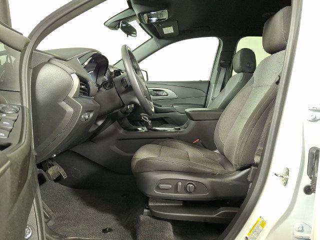 Used 2023 Chevrolet Traverse LT w/ LPO, Cargo Package AWD/4WD image 16