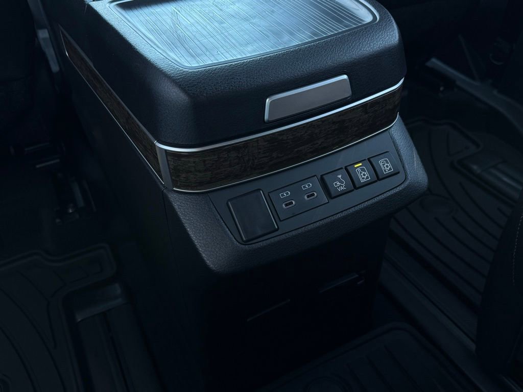 Used 2026 Toyota Sienna Platinum image 22