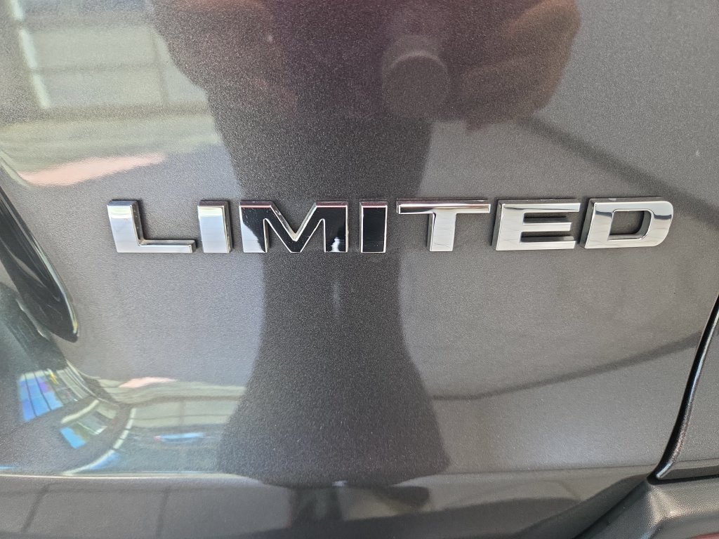 Used 2019 Jeep Cherokee Limited FWD image 14