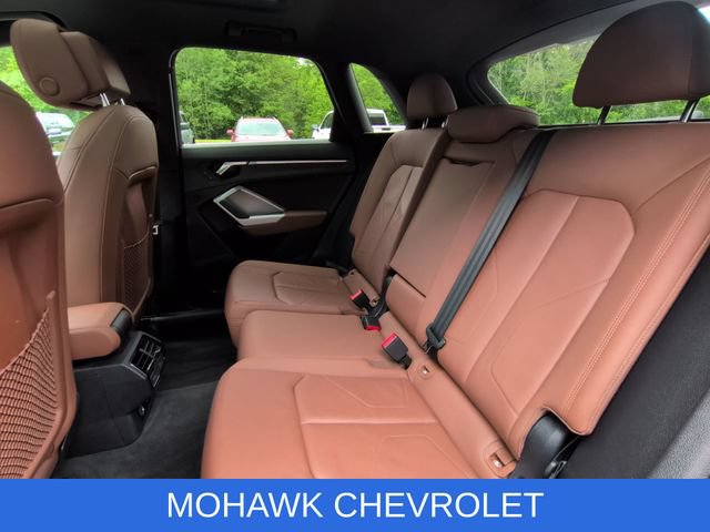 Used 2020 Audi Q3 2.0T Premium w/ Convenience Package AWD/4WD image 25