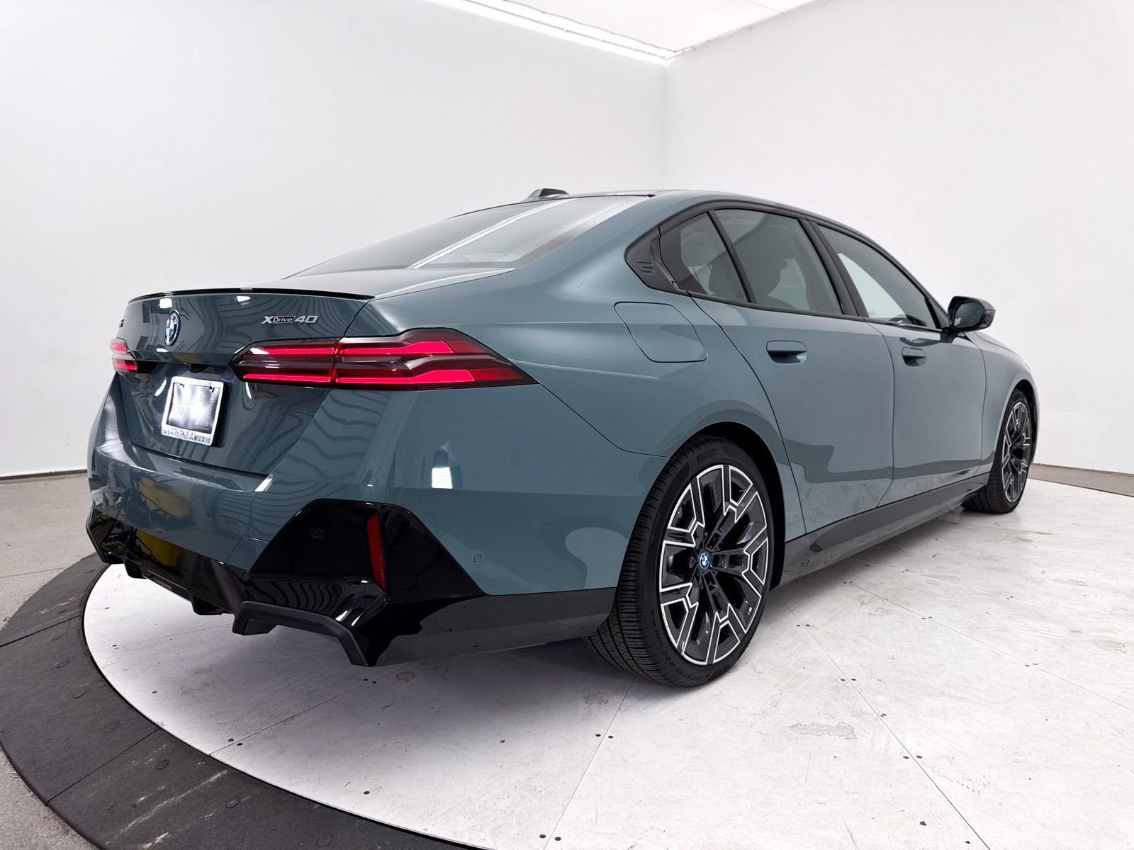 Used 2025 BMW i5 xDrive40 AWD/4WD image 21