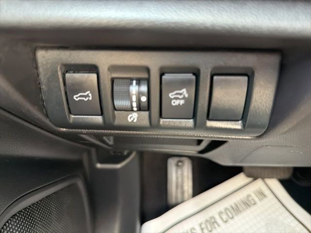 Used 2024 Subaru Outback Premium image 28
