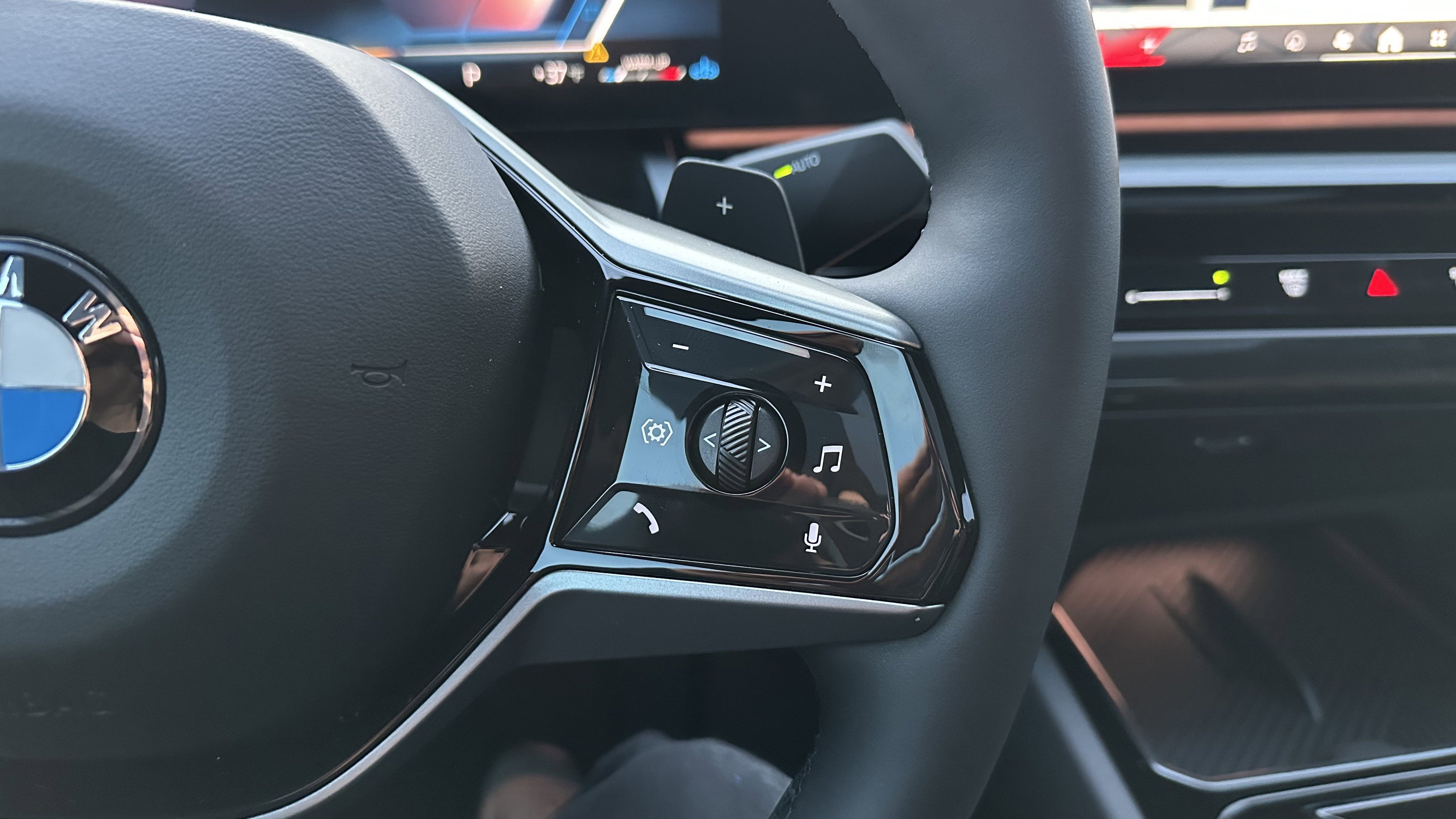 Used 2026 BMW 530i xDrive w/ Premium Package image 19