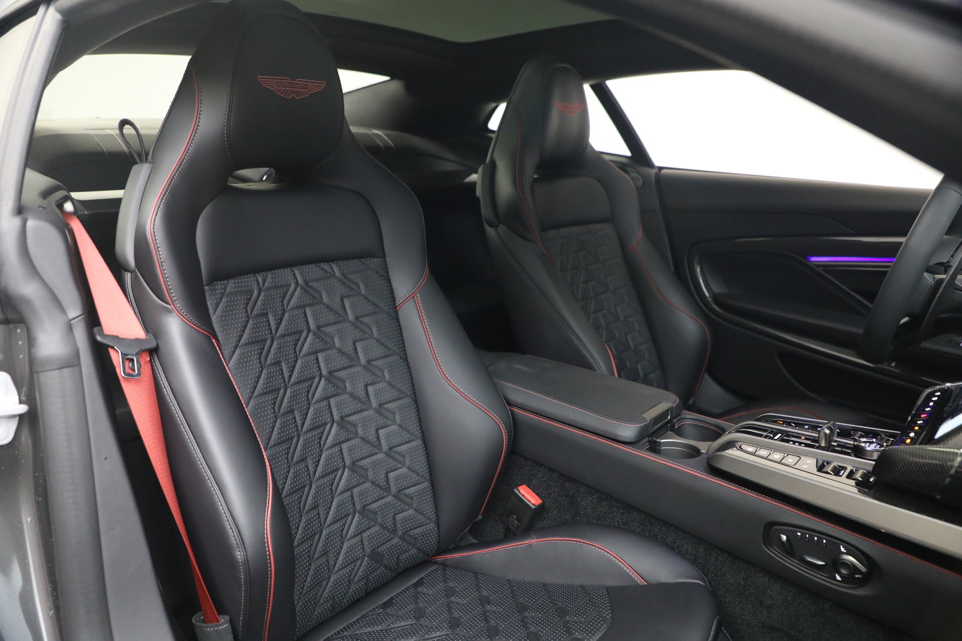 Used 2026 Aston Martin Vanquish RWD image 19