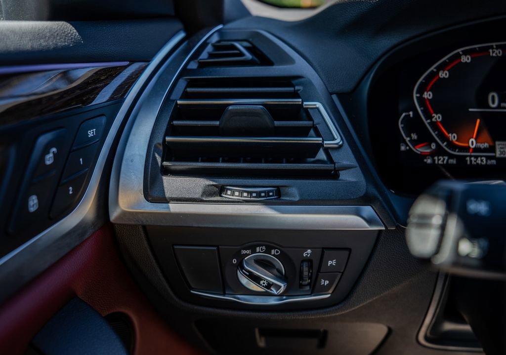 Used 2023 BMW X3 sDrive30i w/ Premium Package image 8