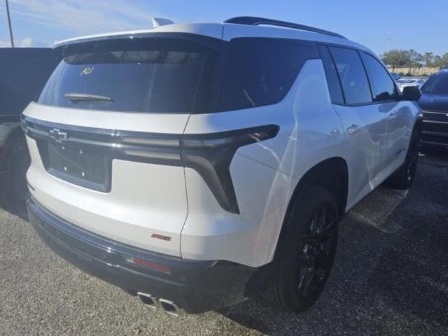 Used 2024 Chevrolet Traverse RS image 4