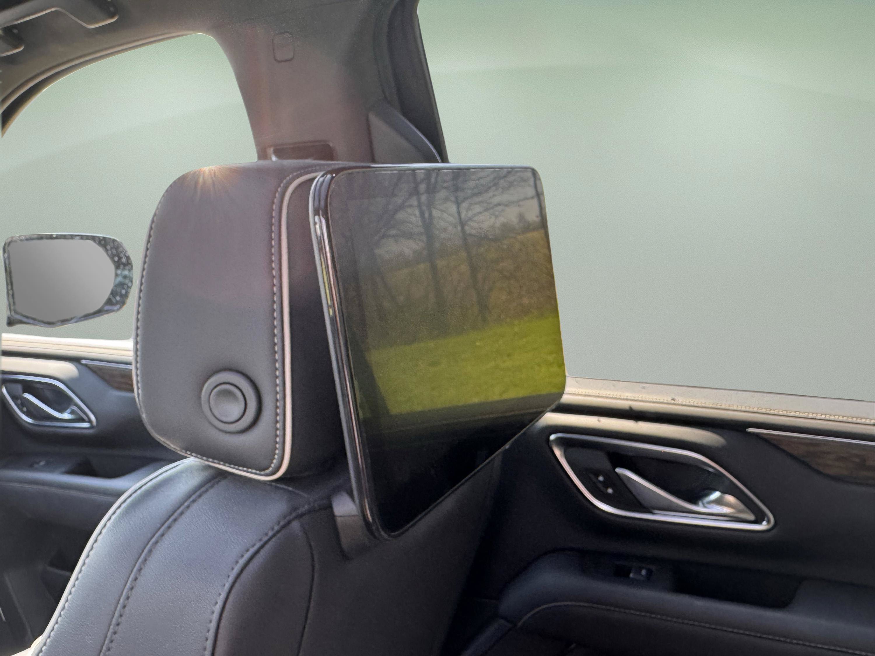 Used 2023 Chevrolet Tahoe Premier w/ Advanced Technology Package image 23