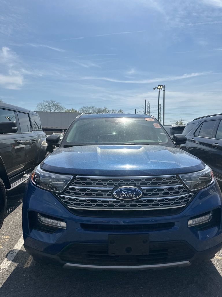 Used 2023 Ford Explorer Limited w/ Equipment Group 301A image 6