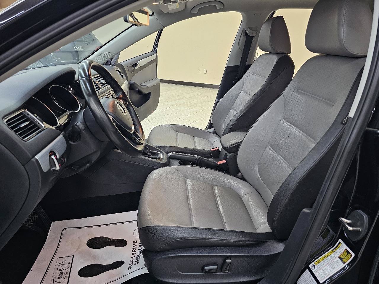 Used 2016 Volkswagen Jetta SEL Premium FWD image 17