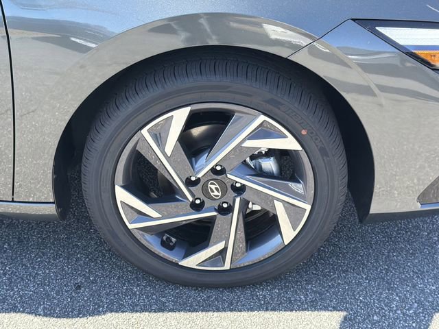 New 2026 Hyundai Elantra Limited image 12