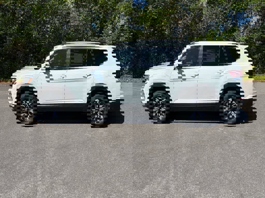 New 2025 Volkswagen Atlas SE image 3