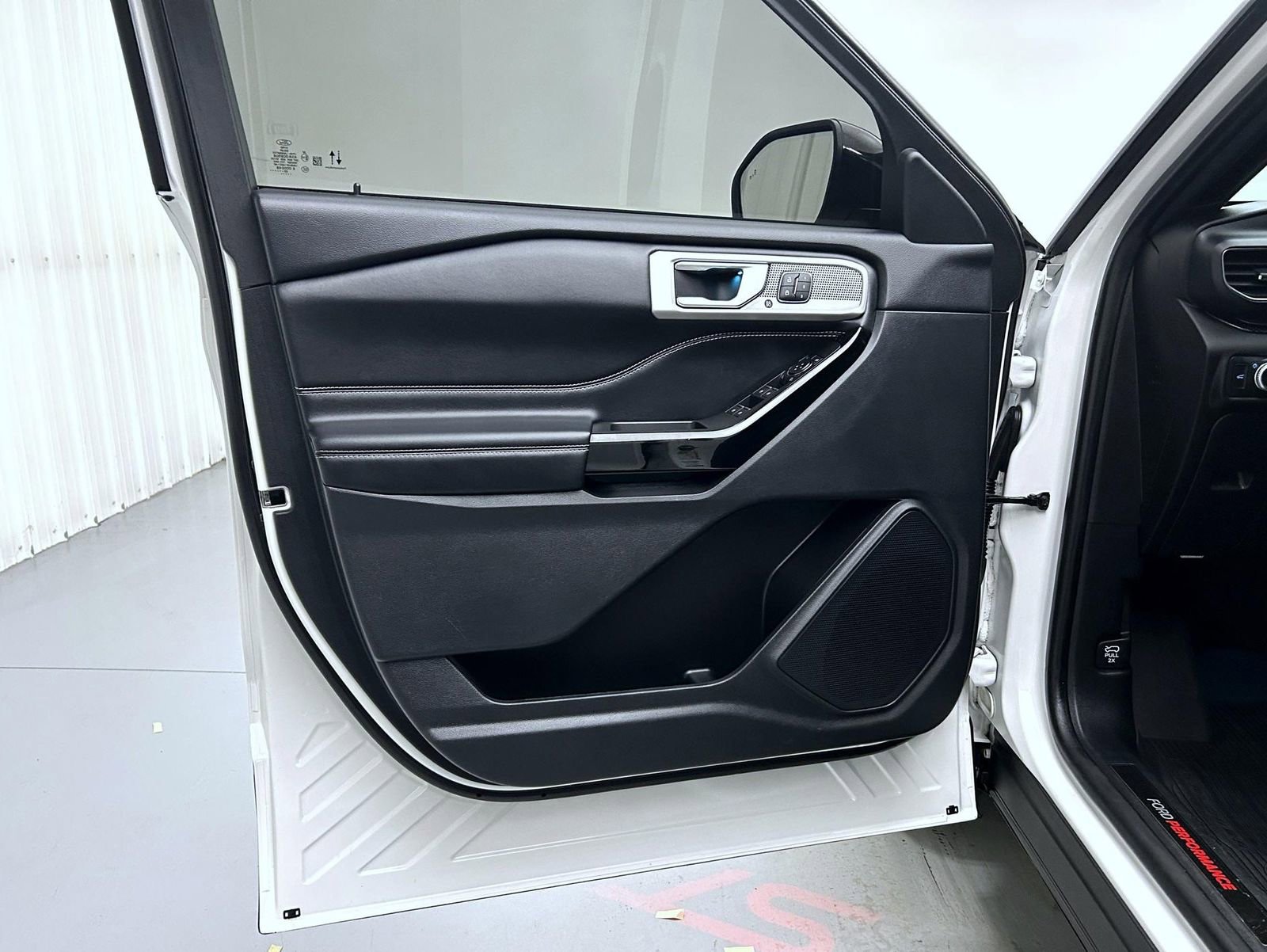 Used 2022 Ford Explorer ST image 9