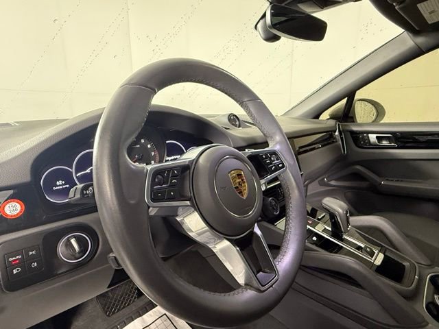 Used 2023 Porsche Cayenne Platinum Edition image 15