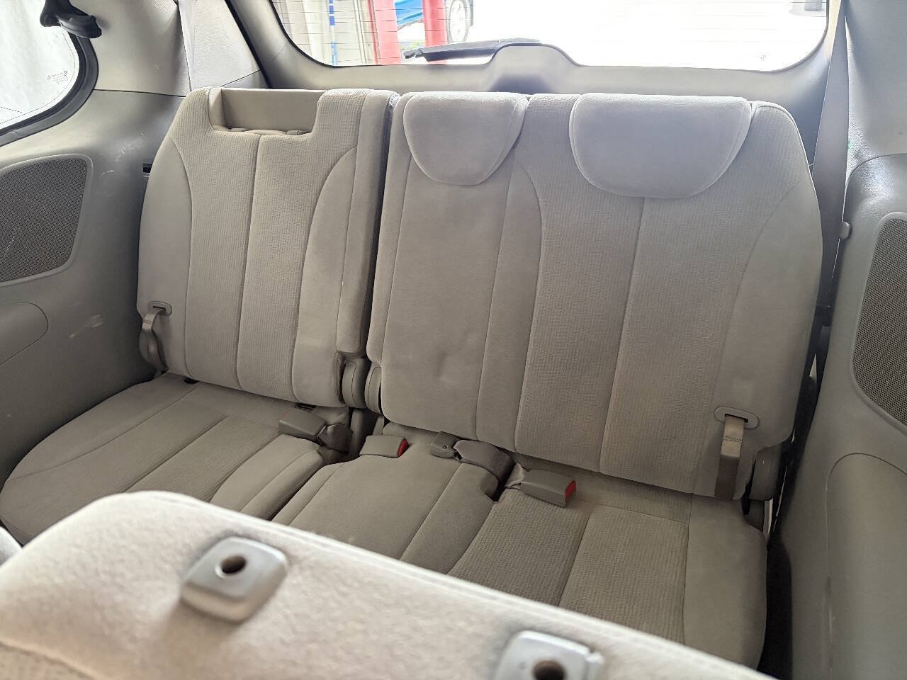 Used 2008 Kia Sedona LX FWD image 18