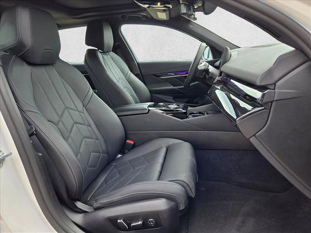 Used 2025 BMW i5 eDrive40i RWD image 21