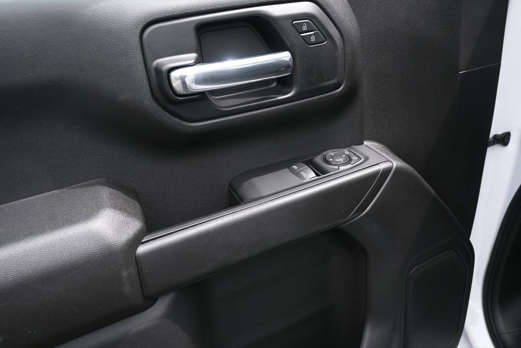 Used 2025 Chevrolet Silverado 1500 W/T image 8