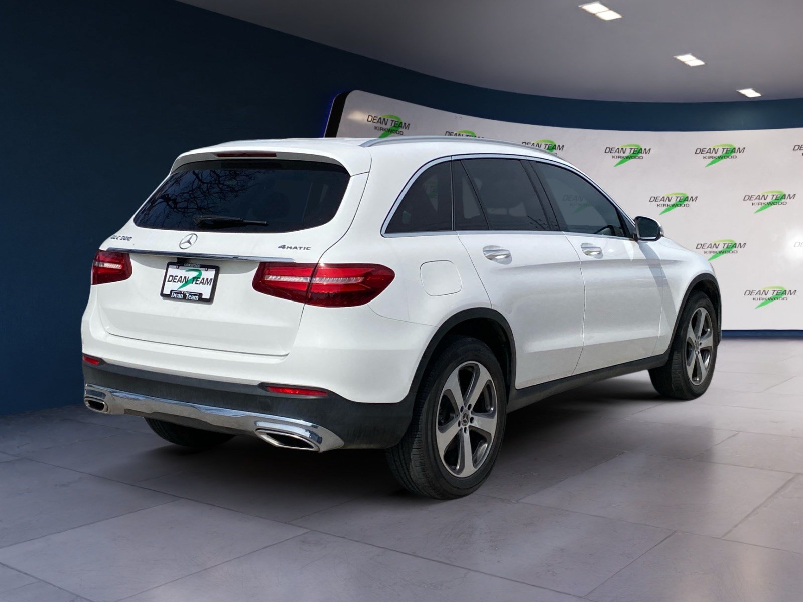 Used 2019 Mercedes-Benz GLC 300 4MATIC w/ Premium Package image 8