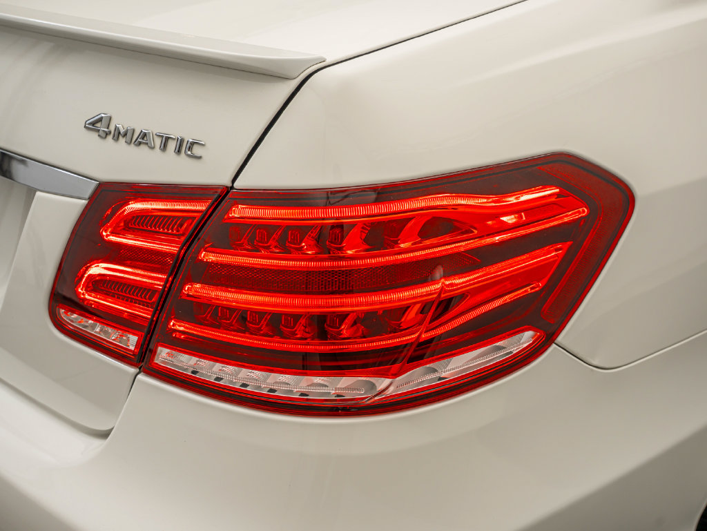 Used 2016 Mercedes-Benz E 350 4MATIC Sedan image 9