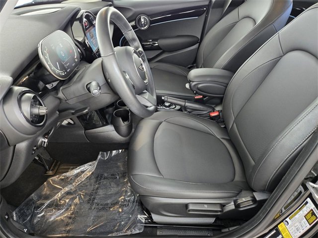 Used 2023 MINI Cooper 4-Door Hardtop image 10