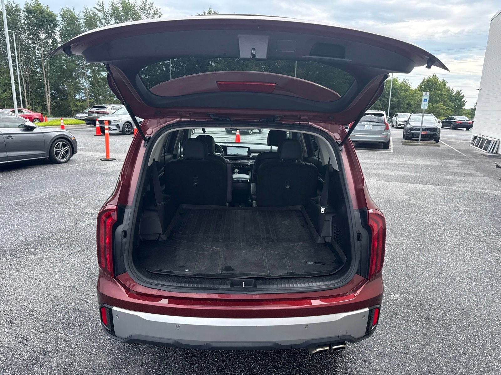 Used 2023 Kia Telluride S AWD/4WD image 11