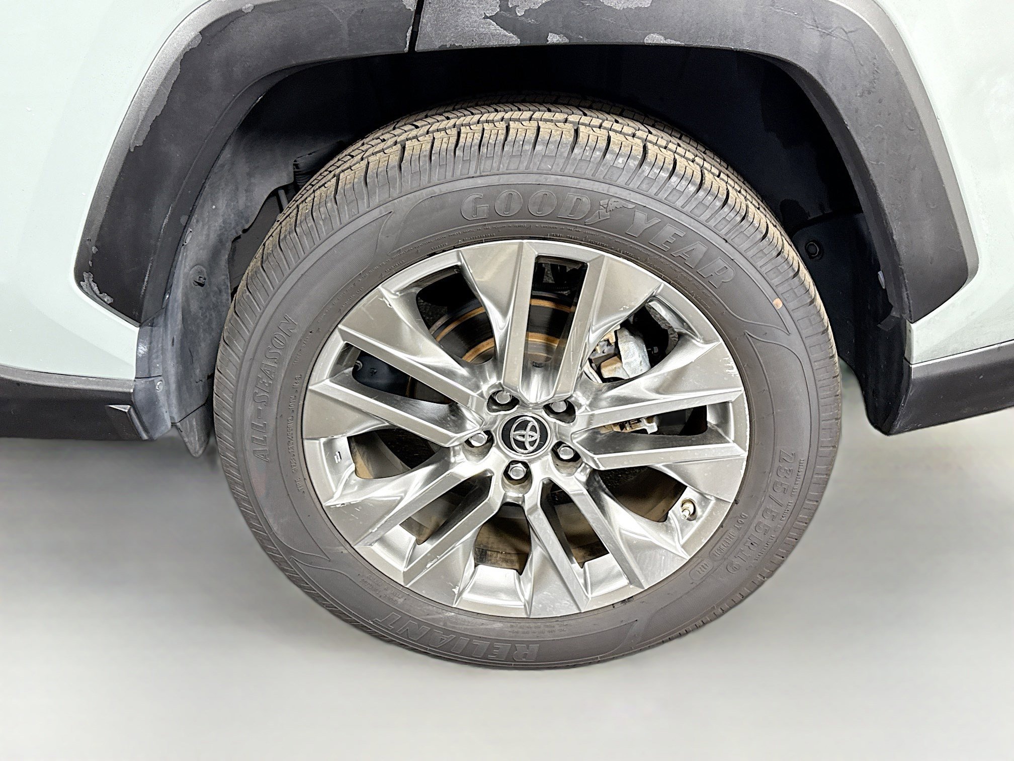 Used 2019 Toyota RAV4 XLE Premium image 37