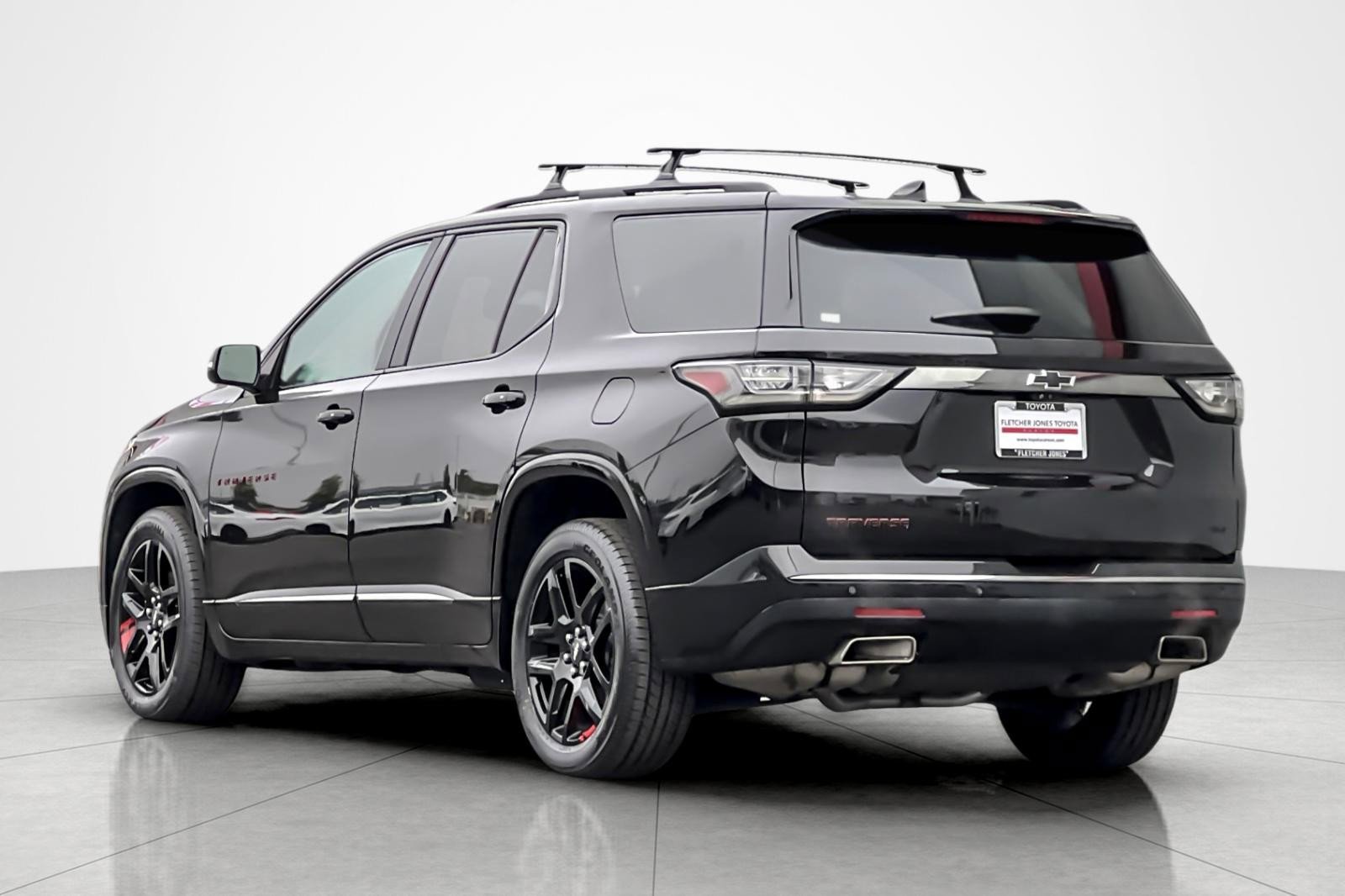 Used 2021 Chevrolet Traverse Premier w/ Redline Edition image 3