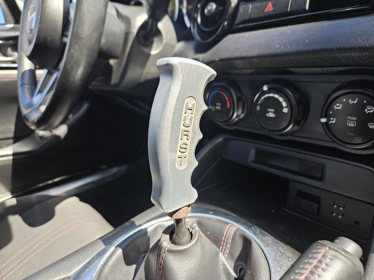 Used 2016 MAZDA MX-5 Miata Club image 16